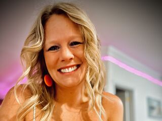 ColoradoWildWife's 1-on-1 live cam shows Profile Image